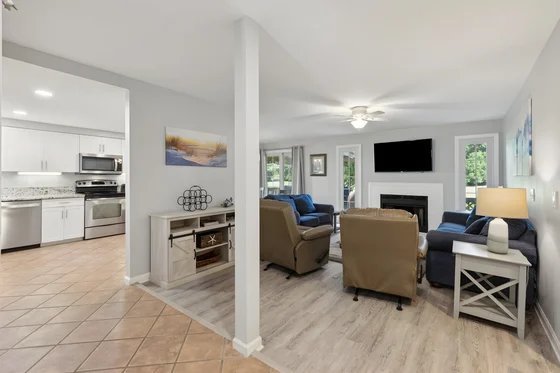 Living room - Image 2