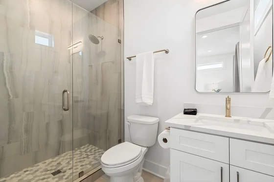 Ensuite Bathroom 3 - Image 1