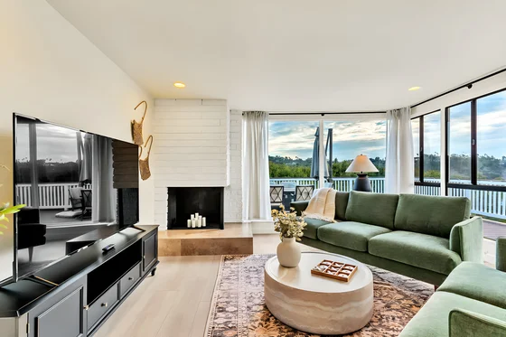 Living room - Image 9