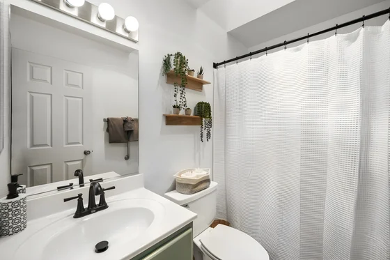 Bathroom 2 - Image 1