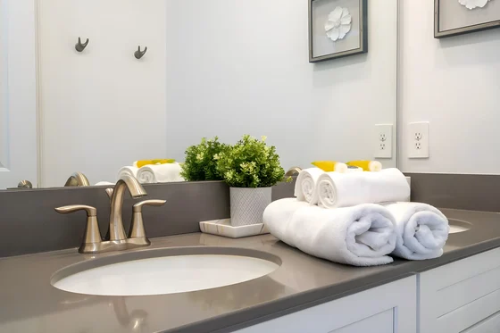 Bathroom 4 - Image 1