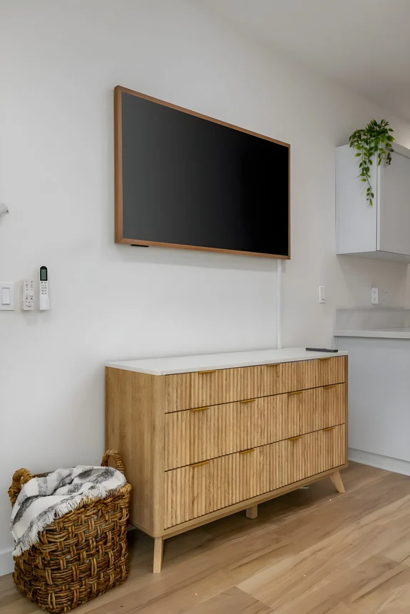 UCT 4648 Robbins ADU