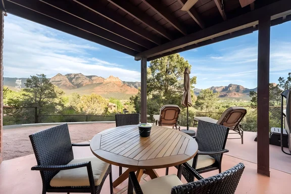 Uptown Walk-Out Basement w/Ultimate  Views/ HotTub