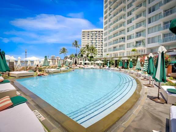 1100 West 522 Bay view Balcony Studio, Gym, Spa, Pool